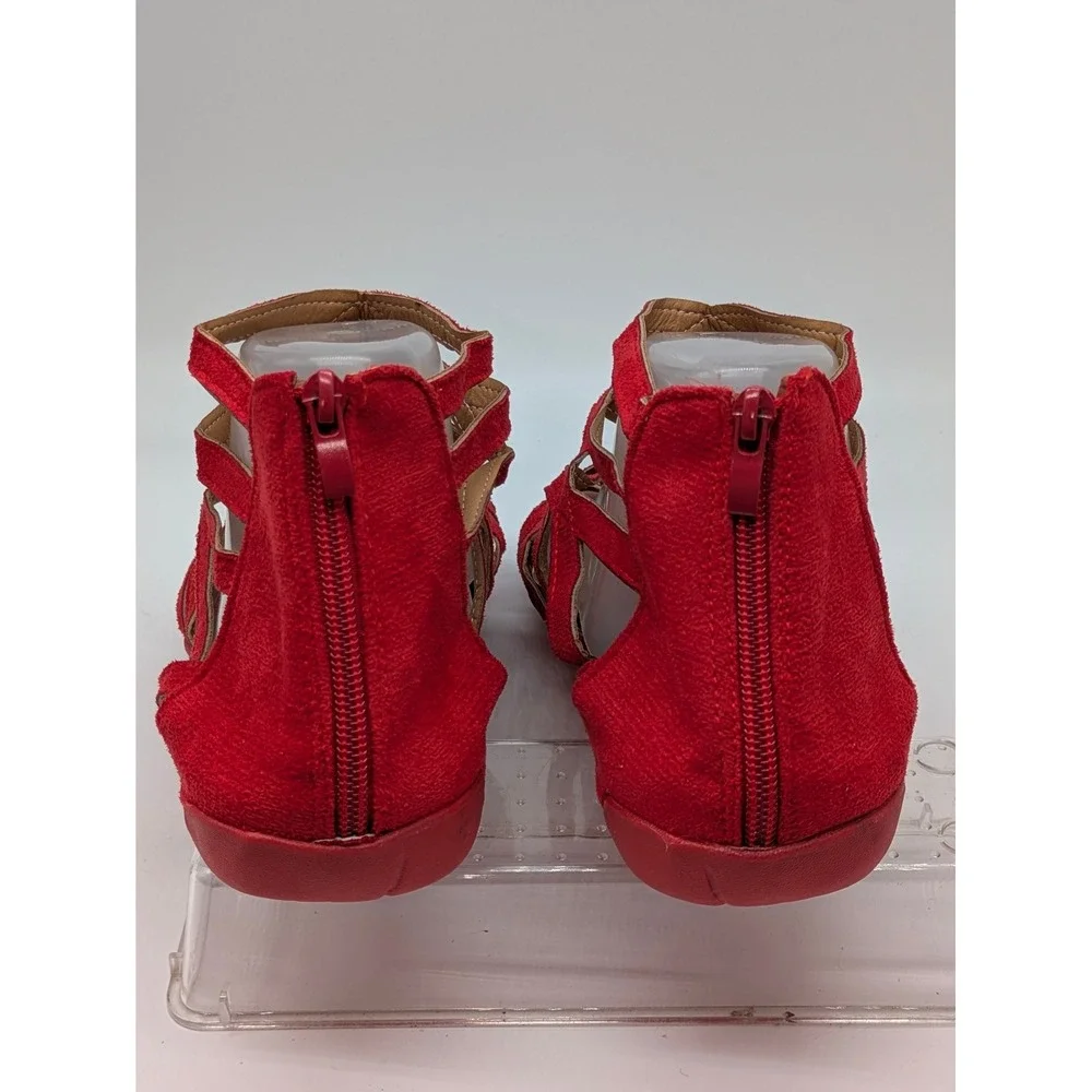 Women's Red Gladiator Sandals Zip Back Faux Suede Size 8 EUC NWOT Unbranded